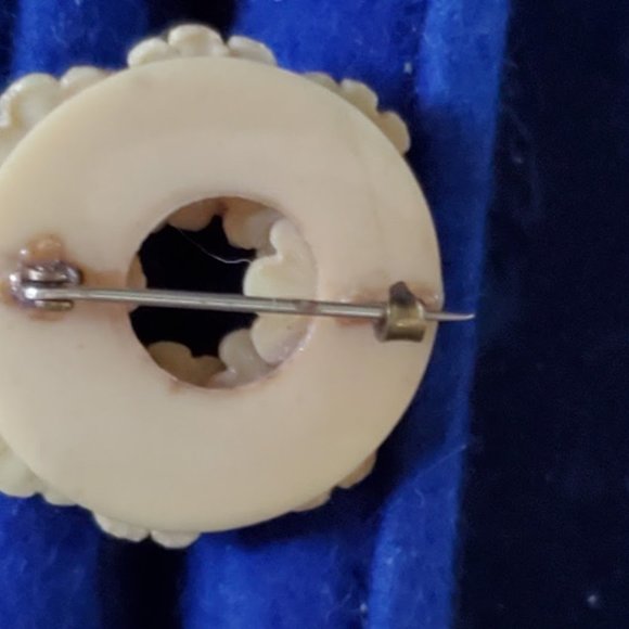 Vintage Celluloid Flower Micro Brooch - Picture 2 of 5